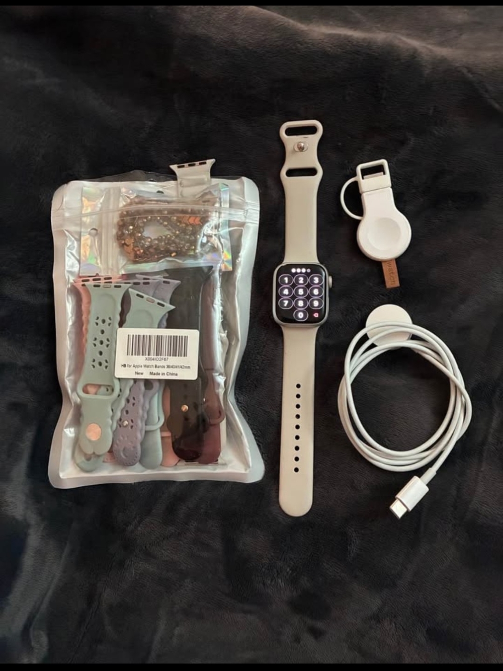 Apple Watch Series 7 41mm + 12 bands & extra travel charger